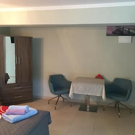 Livadia Apartment *